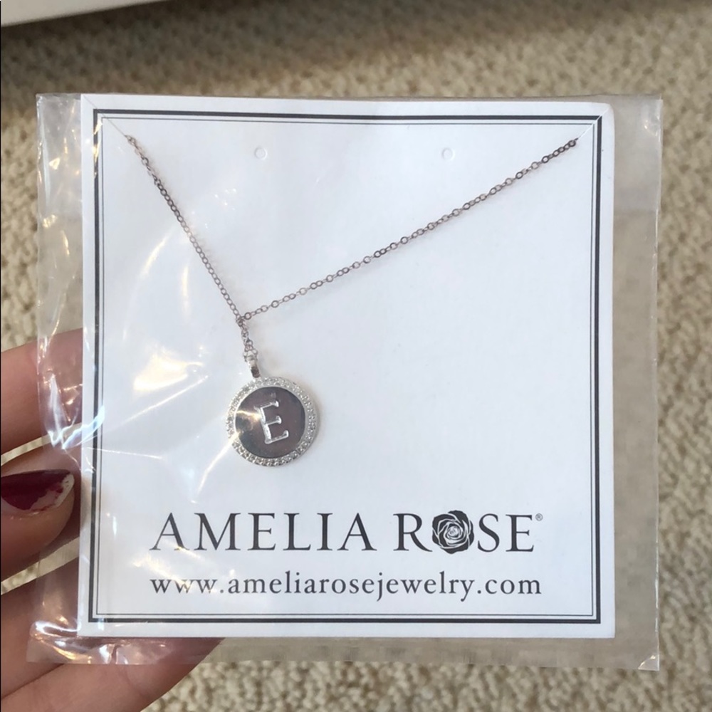ROUND CHARM NECKLACE SILVER Amelia Rose